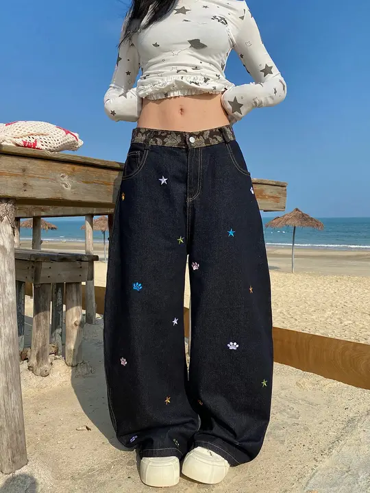 美式復古風 猫爪刺繍デザインのデニムパンツ【ミディアムライズ・ストレート・ワイドレッグ】