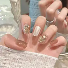 煌めくシャンパンクリスタル猫目ネイル【ハンドメイド・ショートタイプ・フルデコ】