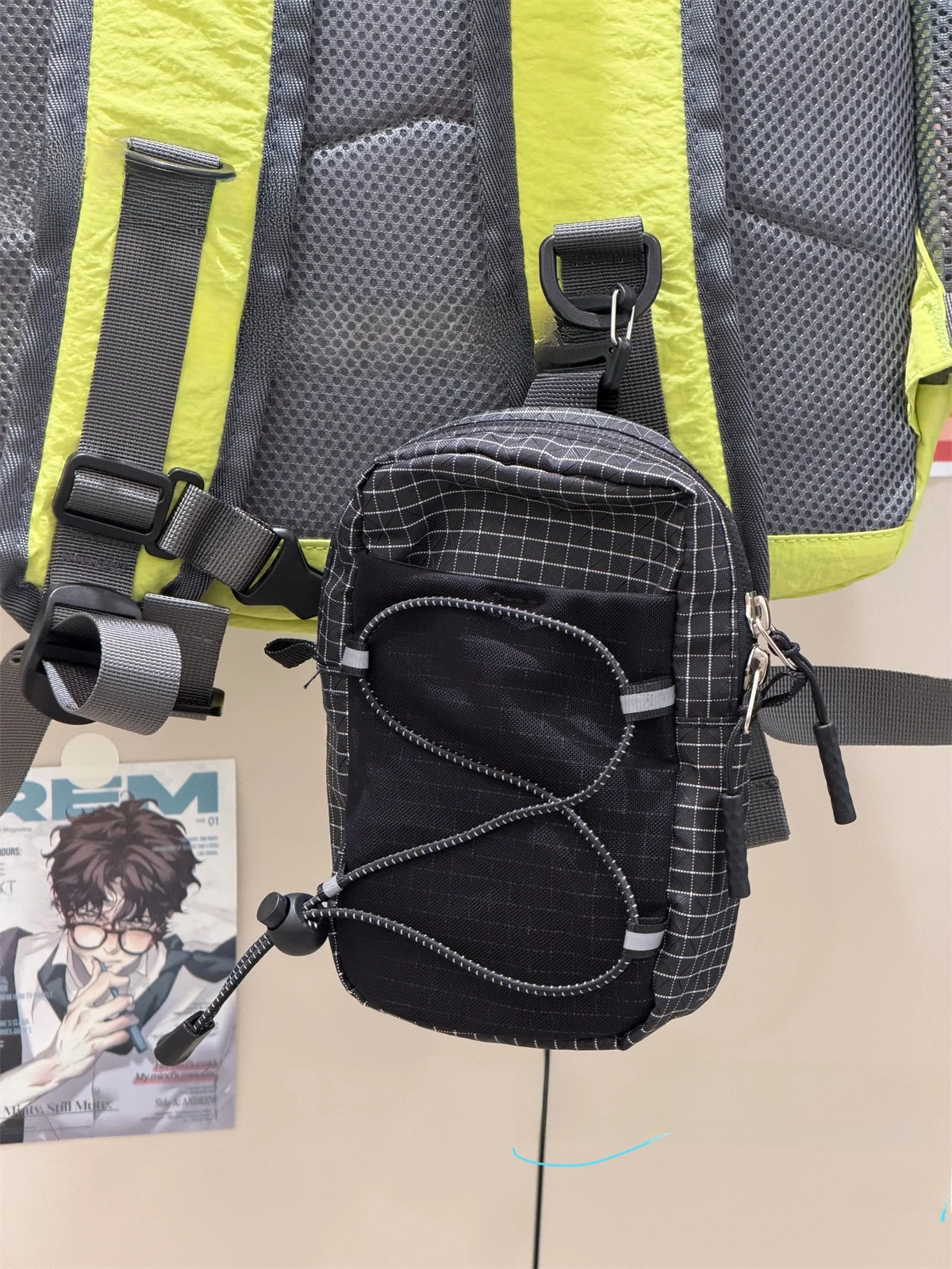 登山用リュックサックアクセサリーポーチ：スマホ・充電宝収納を実現する実用性の検証