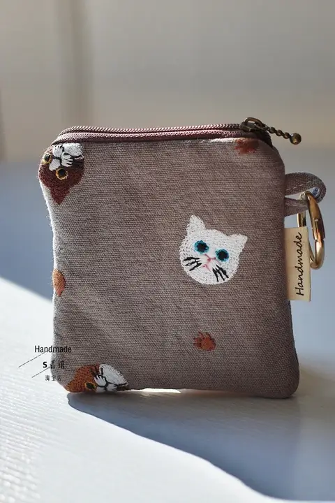 ミニポーチ ハンドメイド 布製 猫刺繍 キーケース イヤホンケース 小銭入れ リップケース