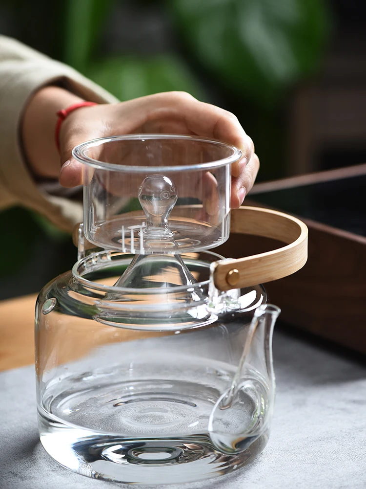 アウトドアでお湯を沸かすのに最も簡単な道具は何か？