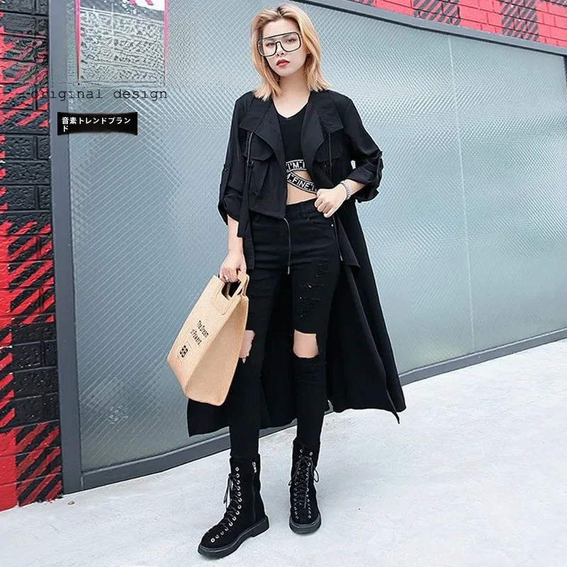 大人可愛い服 40代コーデの完全ガイド｜スリットデザインとビッグシルエットのバランス