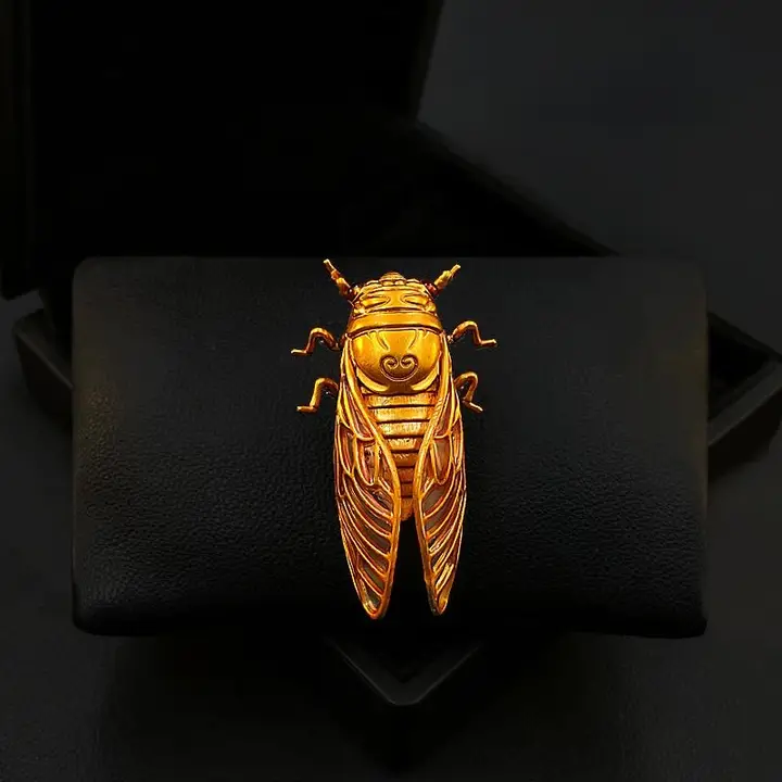 レトロな金蝉デザインのブローチ【胸花・コートやスーツのアクセント・個性的なギフト】