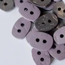 ボタン ココナッツシェル 淡いラベンダーピンク アンティーク風 「Textile Garden」