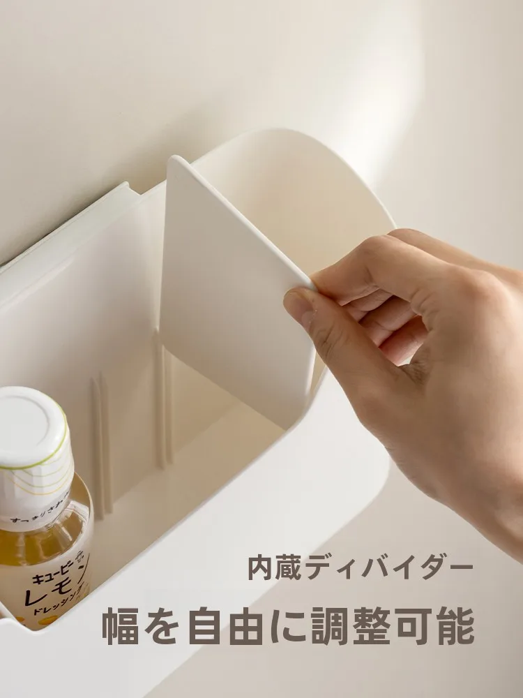 冷蔵庫の上部デッドスペースを活かすには？壁掛け式収納ボックスが解決するリアルな使い方