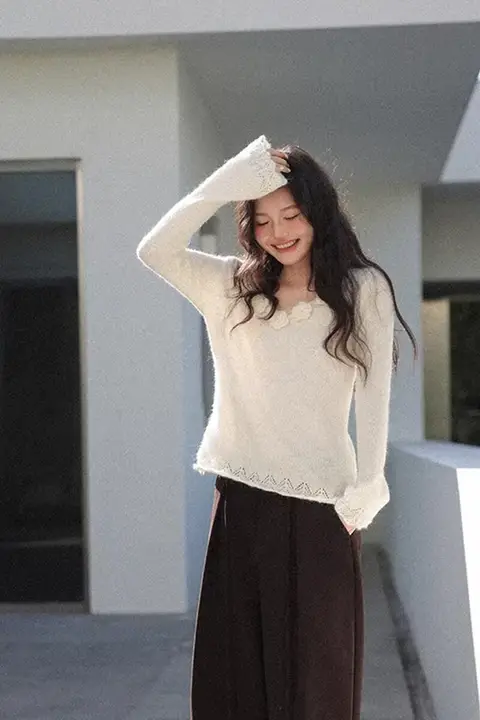 立体花柄ニットトップス【米白色・春用・女性用】
