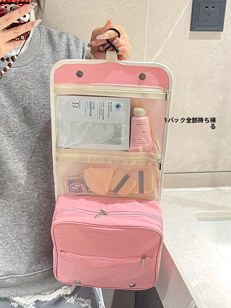 旅行用化粧品をどう選ぶ？大容量で持ち運びやすいポーチが本当の救世主になる