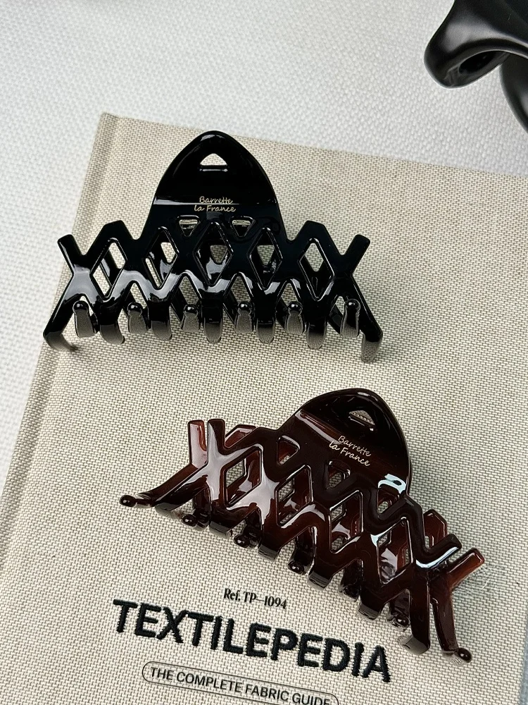 韓国のレトロなフレンチクロスフェンスヘアピン：法式スタイルの定番アイテムとは