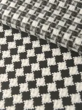 黒白のダイヤモンドチェック柄ポリエステル生地【DIY・秋用・トップス、スカーフ、ドレス、ぬいぐるみ用】