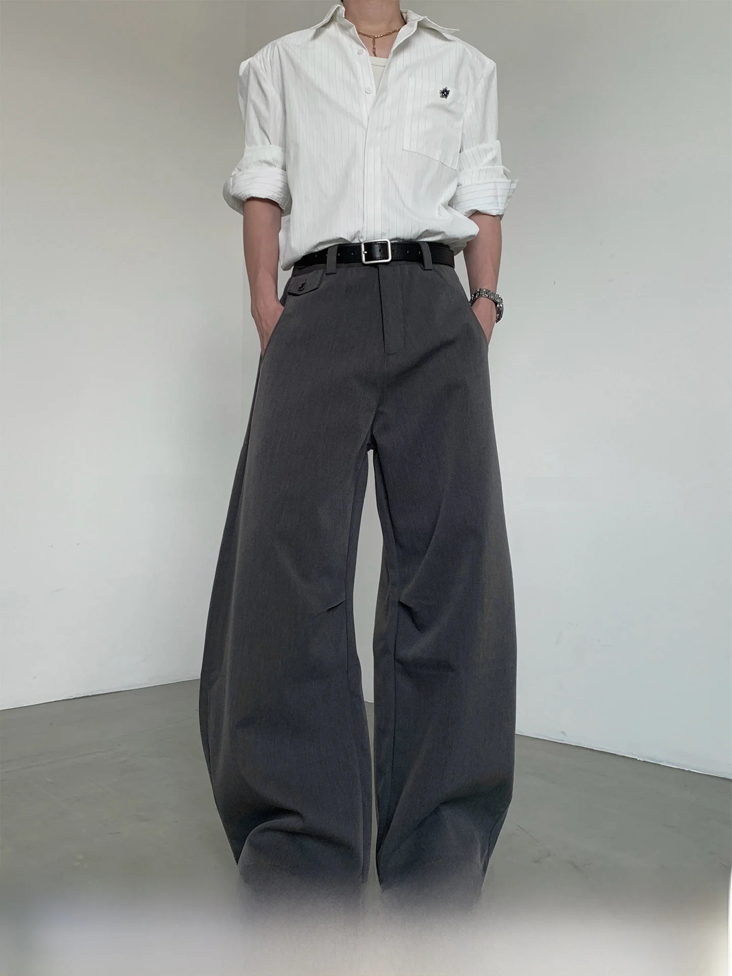 ストライプ テーパードパンツが似合う体型は？骨格ストレート ぽっちゃり パンツの選び方を解説