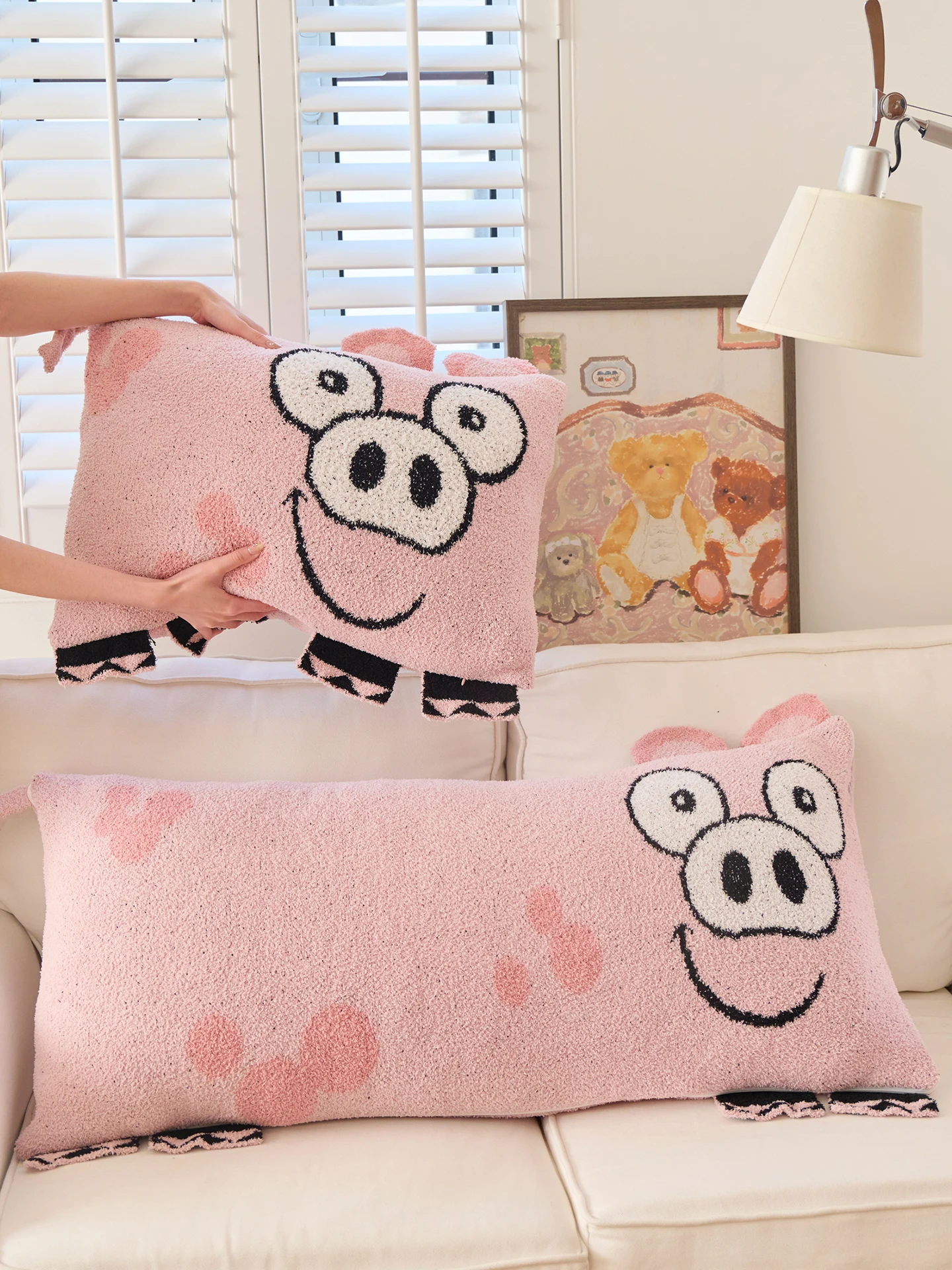可愛いデザインのピンク豚抱き枕：長型・ソファ用の子供向け装飾品の実用性と使い方