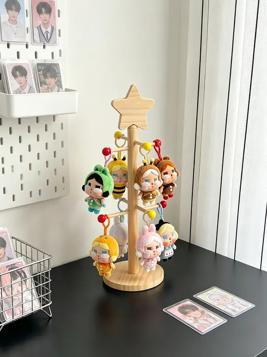 毛糸のぬいぐるみディスプレイラック【ウッド製・鍵チェーンや飾りの収納に最適】