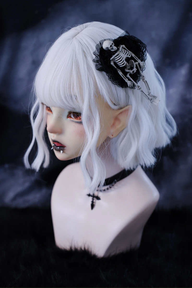 ハンドメイドスカルデザインのレースヘアクリップ：ダークブラックでアンダーカルチャー風のDIY道具