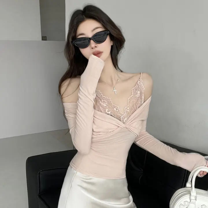 セクシーなVネックレースデザインニットTシャツ【ひねりデザイン・女性用】