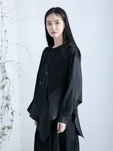 デザイン性のあるフード付きカットソー【春用・ゆったりシルエット・コットン100%】