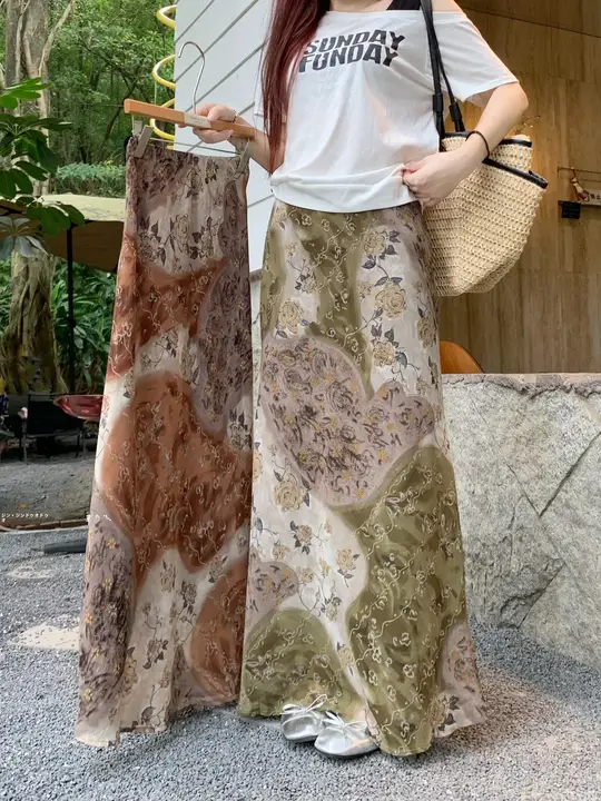 リゾート風ビンテージ染め柄のマーメイドスカート【高ウエスト・ボディラインを強調】