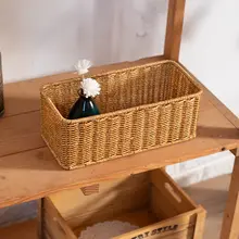 プラスチック製ラタン調の収納バスケット【リモコンや小物整理用・ベッドサイドに最適】