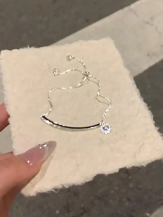 煌びやかなデザインの半径ブレスレット【クリスタル・フリンジ付き】