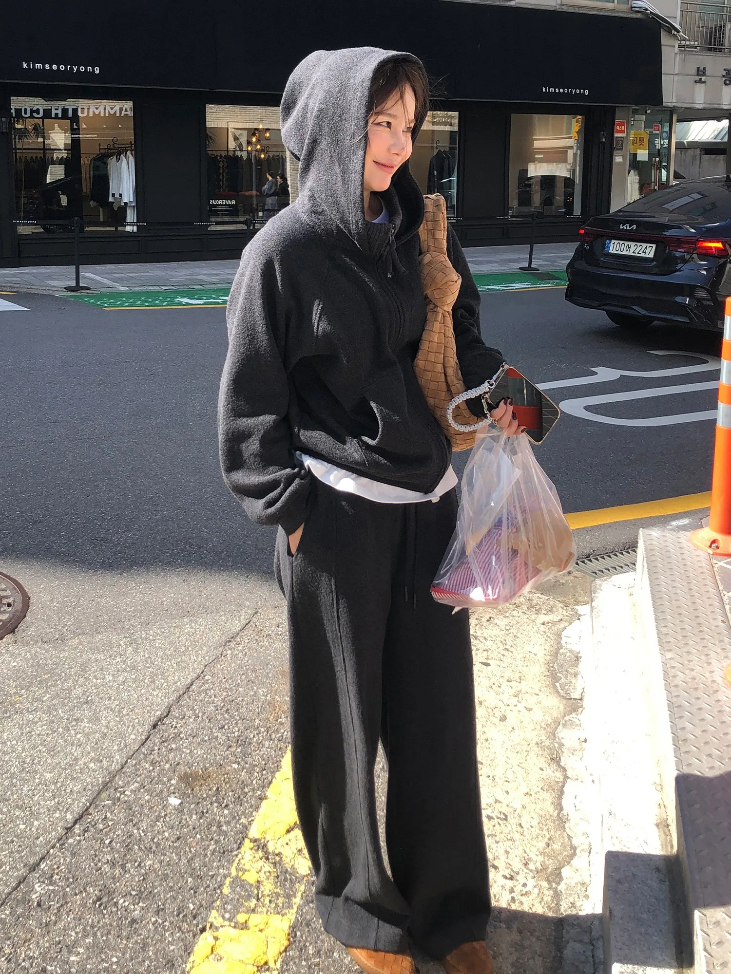 ルーズフィットの羊毛混紡フリースカーディガン＆パンツセット：冬期の暖かさとスタイルのバランスを実現