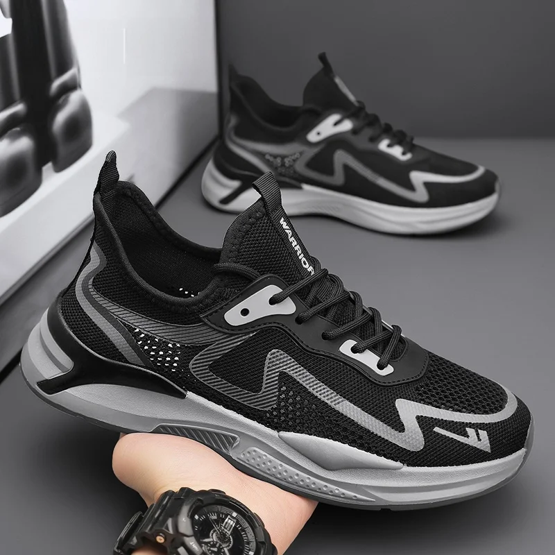 通勤の足元に「通気性」をどう入れる？Warrior/回力のメッシュシューズが解決する日常の悩み