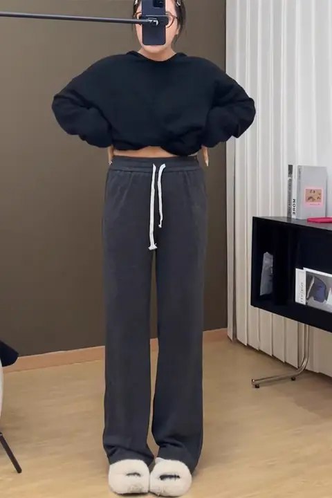 深灰色の高腰ワイドパンツ【ストレート・大きいサイズ・フィット】
