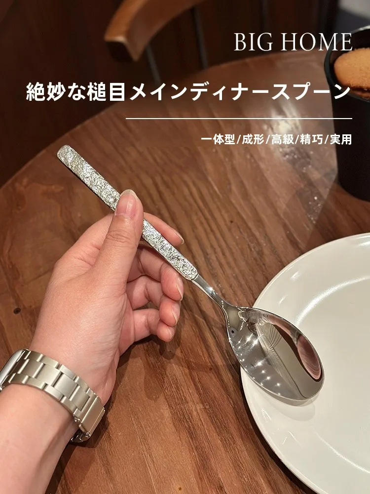 高級感ある304ステンレス製長柄スプーン：デザイン性と耐久性を両立した家庭用スプーンフォーク