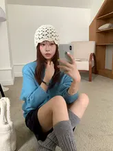 100%羊毛 リリーフラワー付きニット帽【春秋用・女性向け・甘美なデザイン】