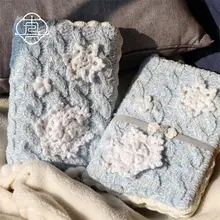 冬の雪景色デザインの手作り日記帳【A5・A6対応・雪の結晶フック編み】