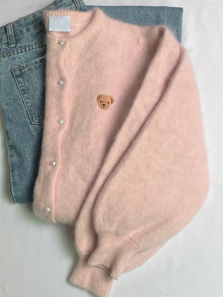 可愛いクマ刺繍のマハ毛ニットカーディガン：通勤風の柔らかさと実用性を実証