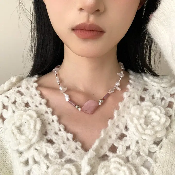 不規則デザインのビーズネックレス【甘美でコーディネートしやすい・ドレスやカジュアルに最適】