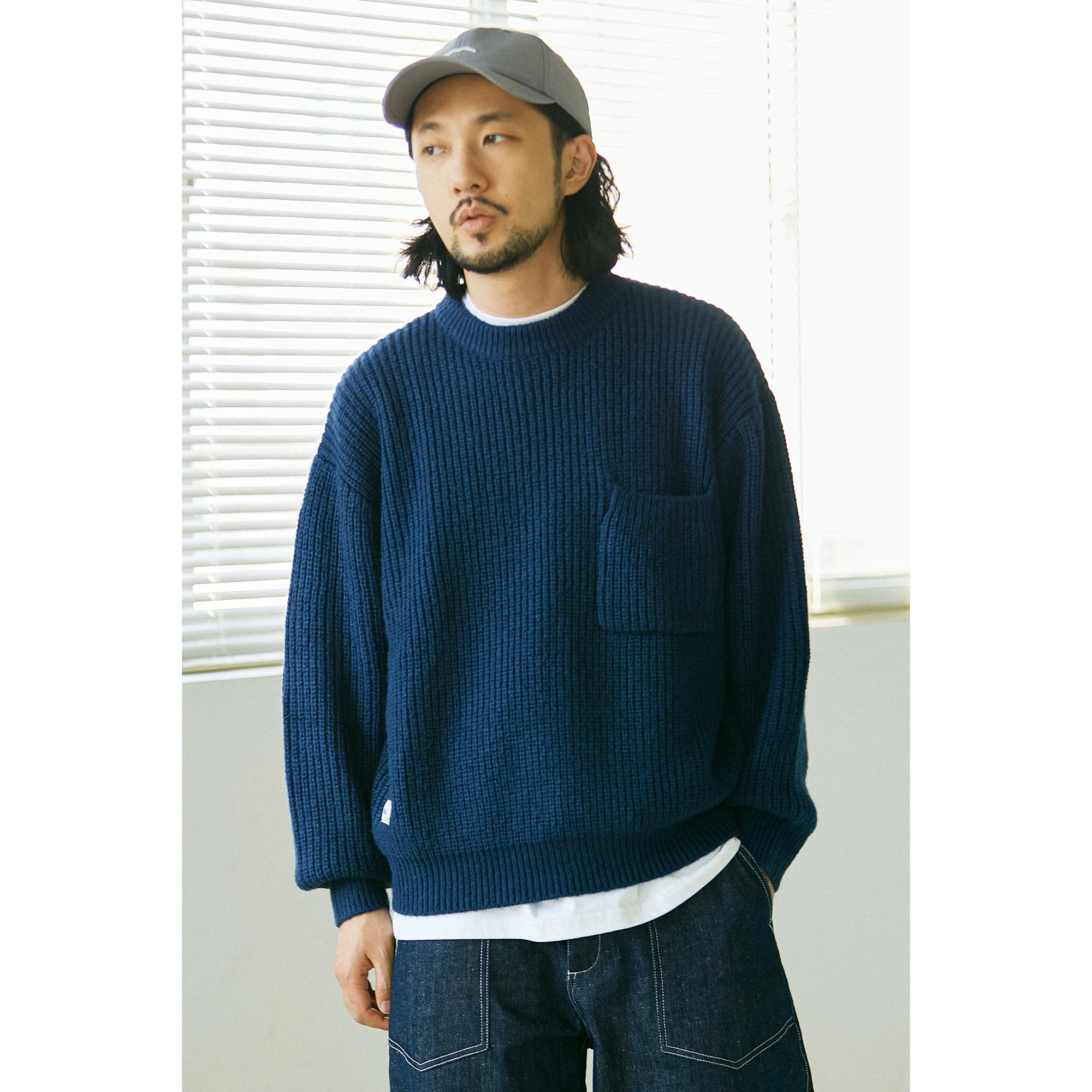 ポケット付きニットセーター：大きめサイズの着こなしと実用性を徹底解説