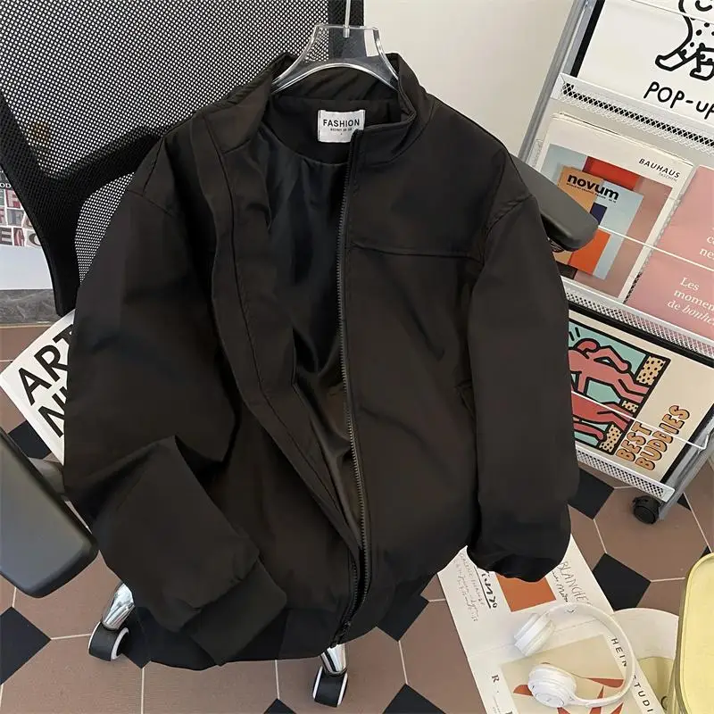 春コーデ メンズ 完全ガイド｜防水ジャケットの選び方とスタイル活用法