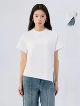 個性的な刺繍入りラウンドネックTシャツ【デザイン裾・短袖・女性用】