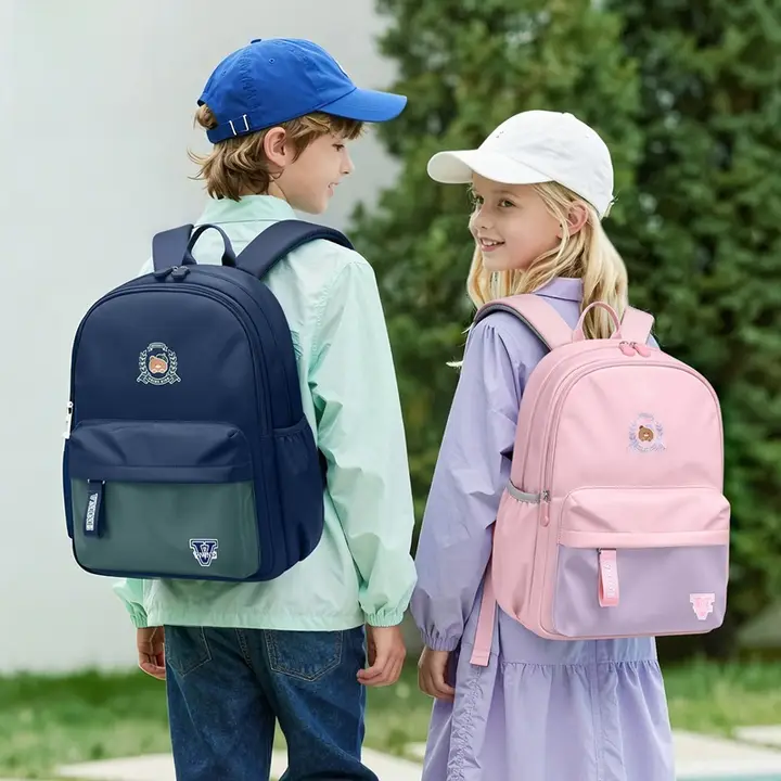 子供用軽量リュックサック【小学生向け・アウトドア旅行用・二重肩ストラップ】