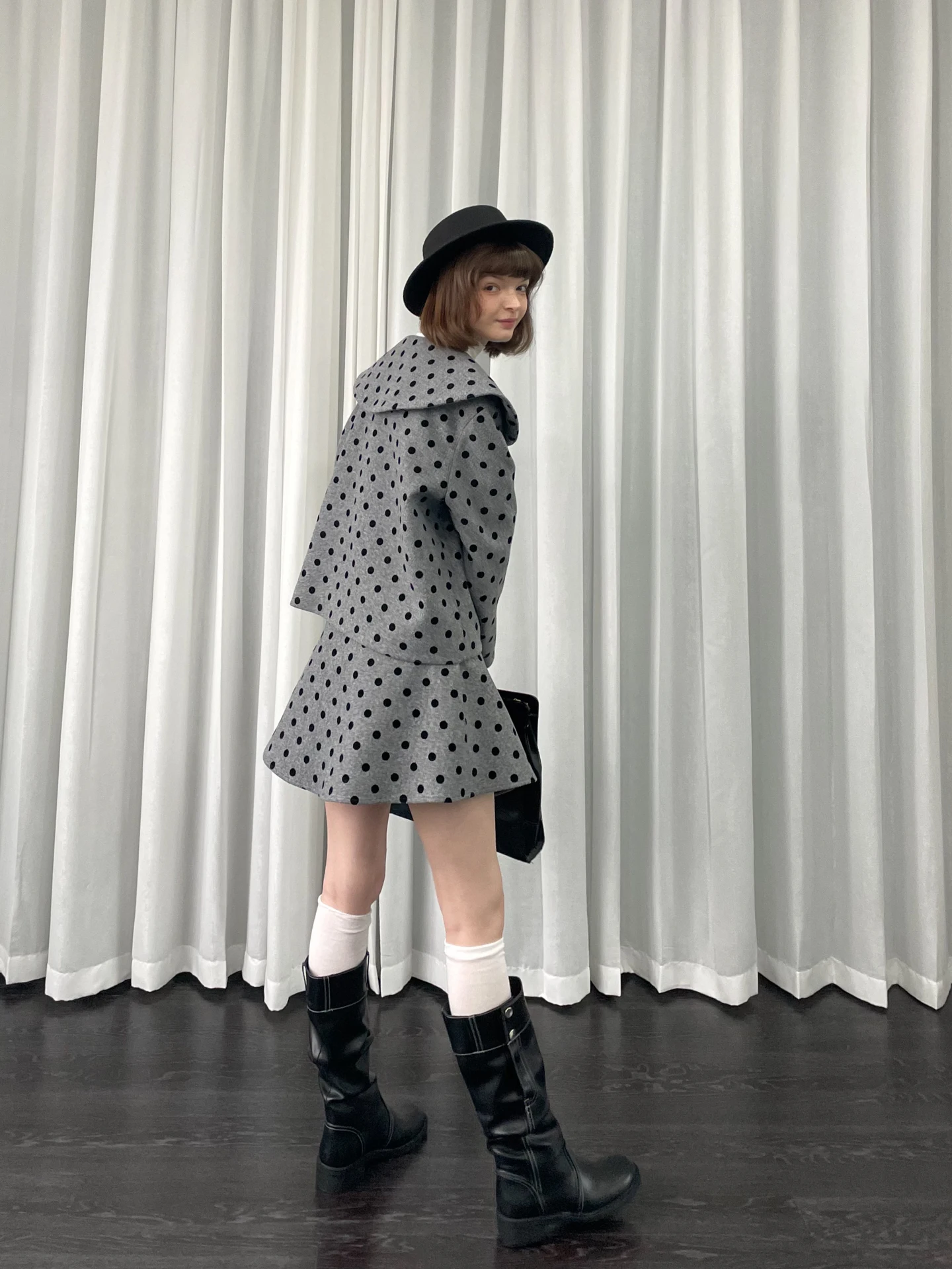 70代のファッションで「かっこいい」を実現するには？アカデミック風のセットアップが解決する理由
