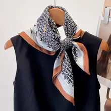 春秋用プリント小型スカーフ【ファッション・首元保護・シンプルデザイン】