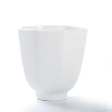 白磁製八瓣梅花茶杯【個人用・定窯陶器・お茶の時間に最適】