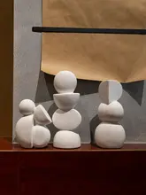 現代的な重ねた幾何学の装飾オブジェ【陶器製・インテリア用】