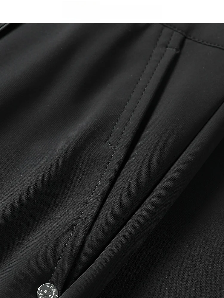 黒のビジネススーツパンツ：シンプルでスタイリッシュなスリムフィットデザインの実用性とシーン別適用