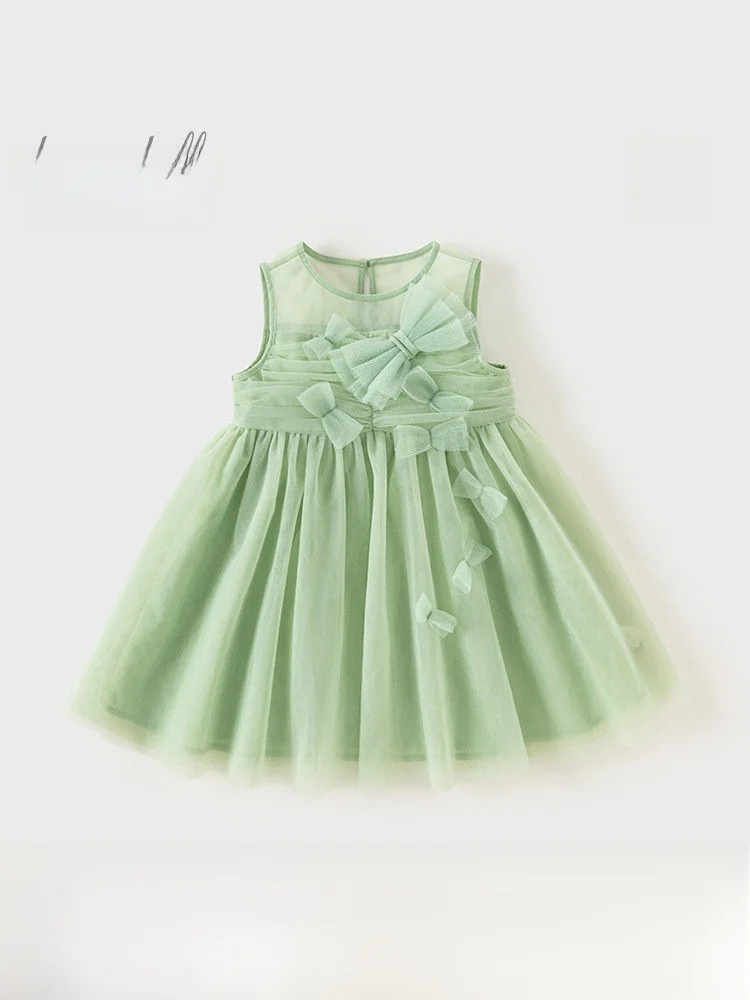 4歳の女の子にあげるプレゼントは？夏のフォーマルドレスが人気の理由とは？