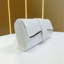 シンプルなデザインのハンドバッグ【エレガント・パーティー用・ショルダー付き】