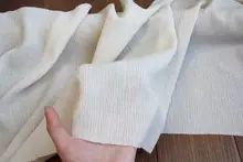 薄手のストレッチ素材 シャツワンピース用布地【浅いベージュ・チェック柄・デザイン感】