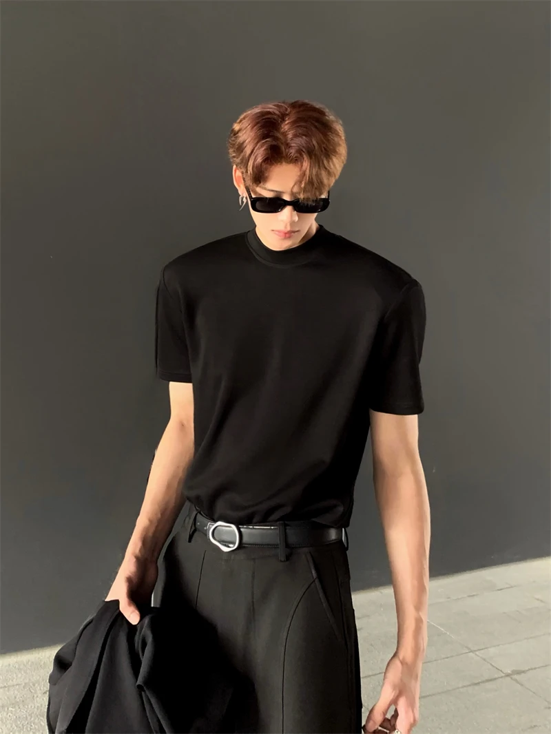 メンズTシャツの重ね着に迷っているなら、どうやって着るの？