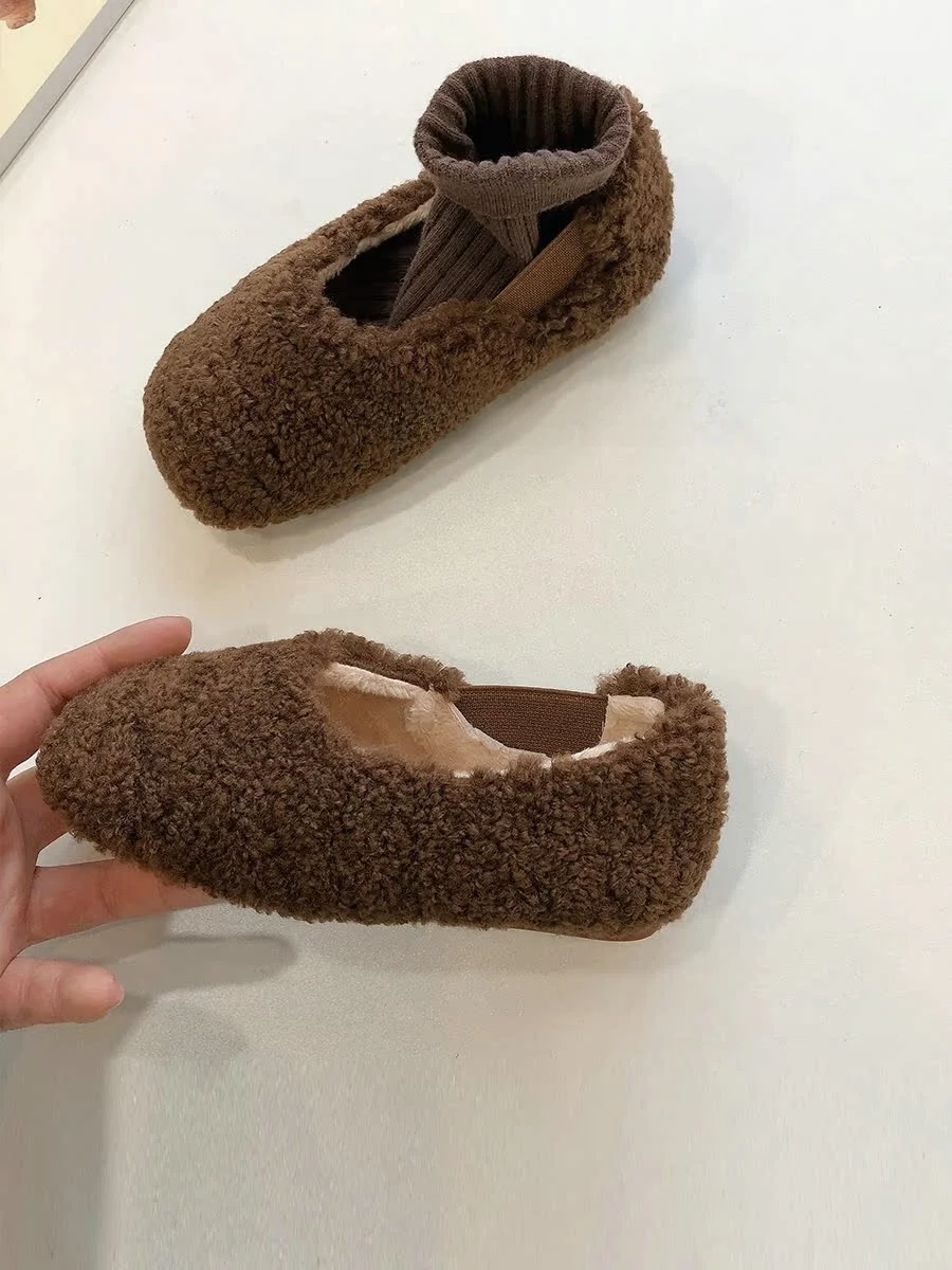 ぺたんこ靴が「かわいい」ってどう選ぶ？子どもに届けたい、冬の足元の魔法