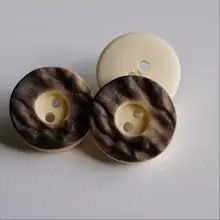 1980年代風アイボリーカラーの果物モチーフボタン【直径20mm・厚さ5mm】