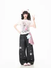 カートゥーンデザインの肩出し短袖Tシャツ【夏用・フィットタイプ・Y2Kスタイル】
