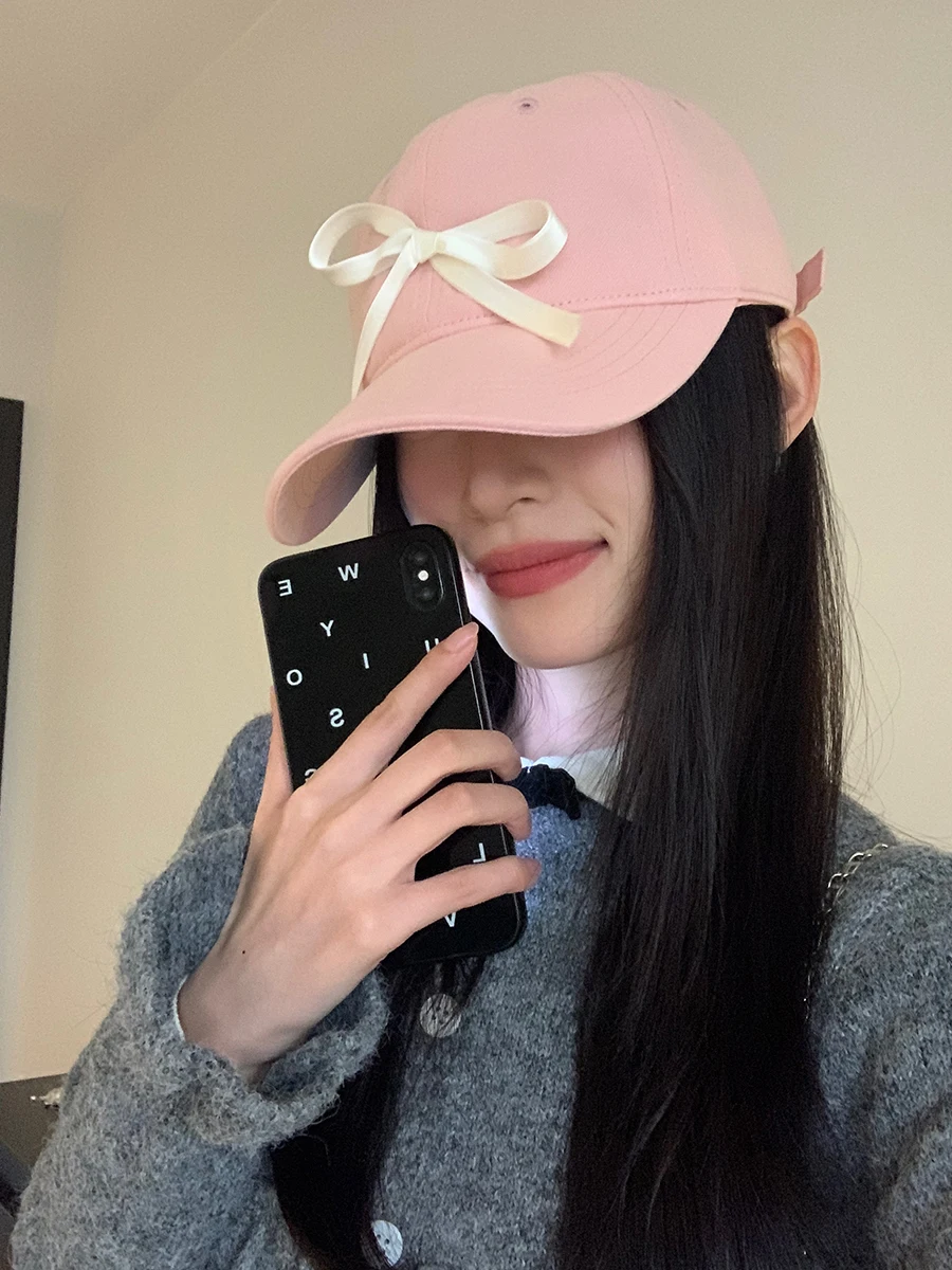 「シンプルなデザインが魅力のベースボールキャップは、どんなときに選ぶべき？」