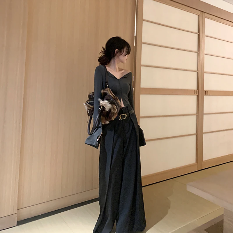 ワイドストレートスラックスを選ぶときに迷うな ら、この1点が鍵です