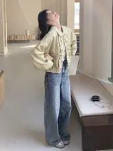 ユニークなデザインの春用ジャケット【フリル付き・ショート丈】