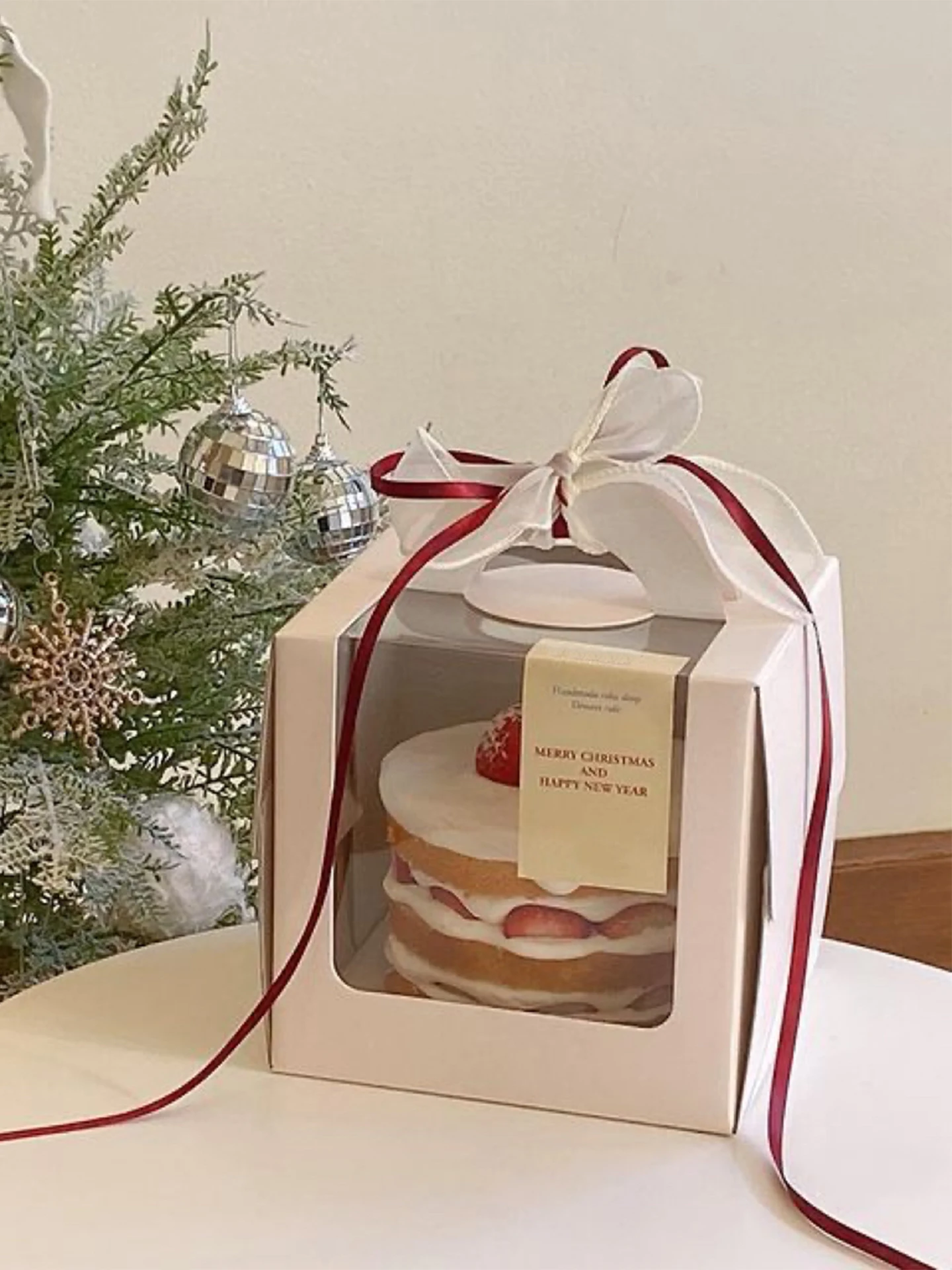 厚手半透明ウィンドウケーキボックス：持ち運び便利な焼き菓子包装の実用性とサイズ選定ガイド